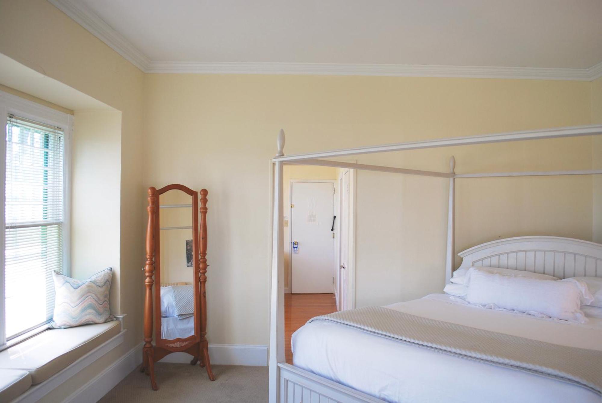 Anne'S Washington Inn (Adults Only) Saratoga Springs Room photo