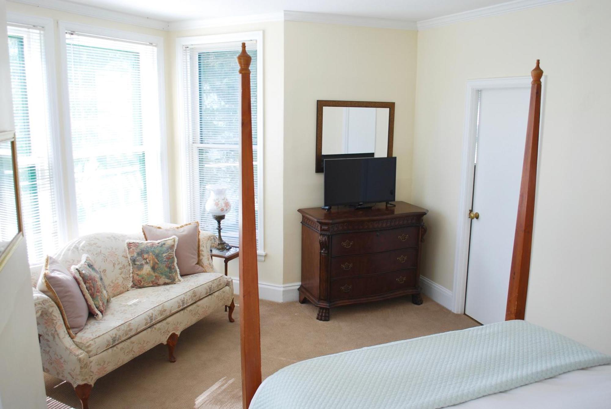 Anne'S Washington Inn (Adults Only) Saratoga Springs Room photo