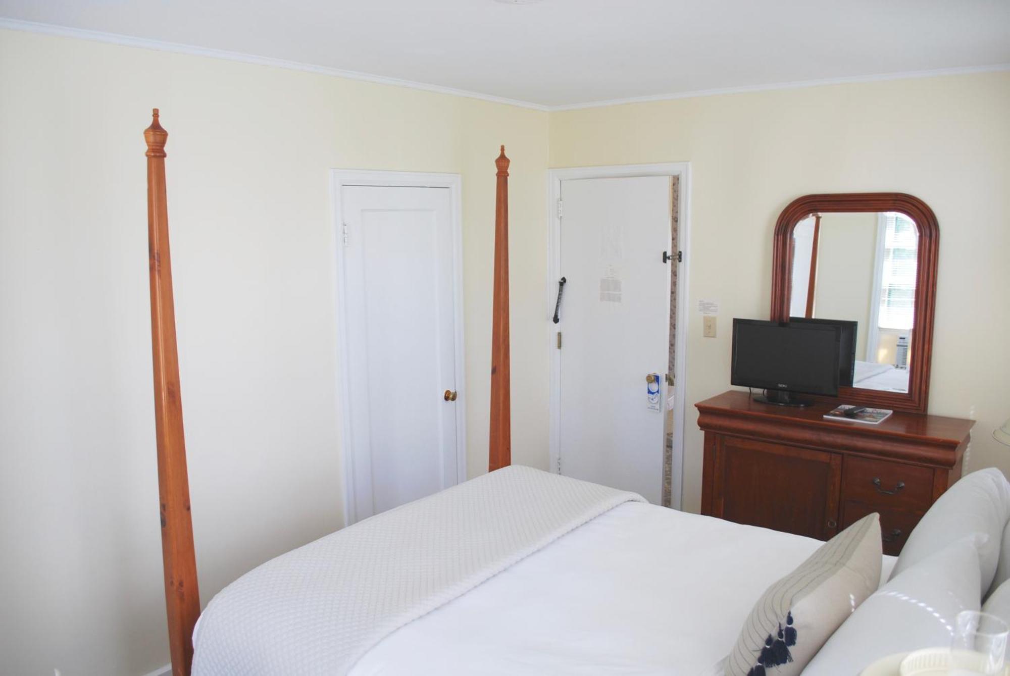 Anne'S Washington Inn (Adults Only) Saratoga Springs Room photo