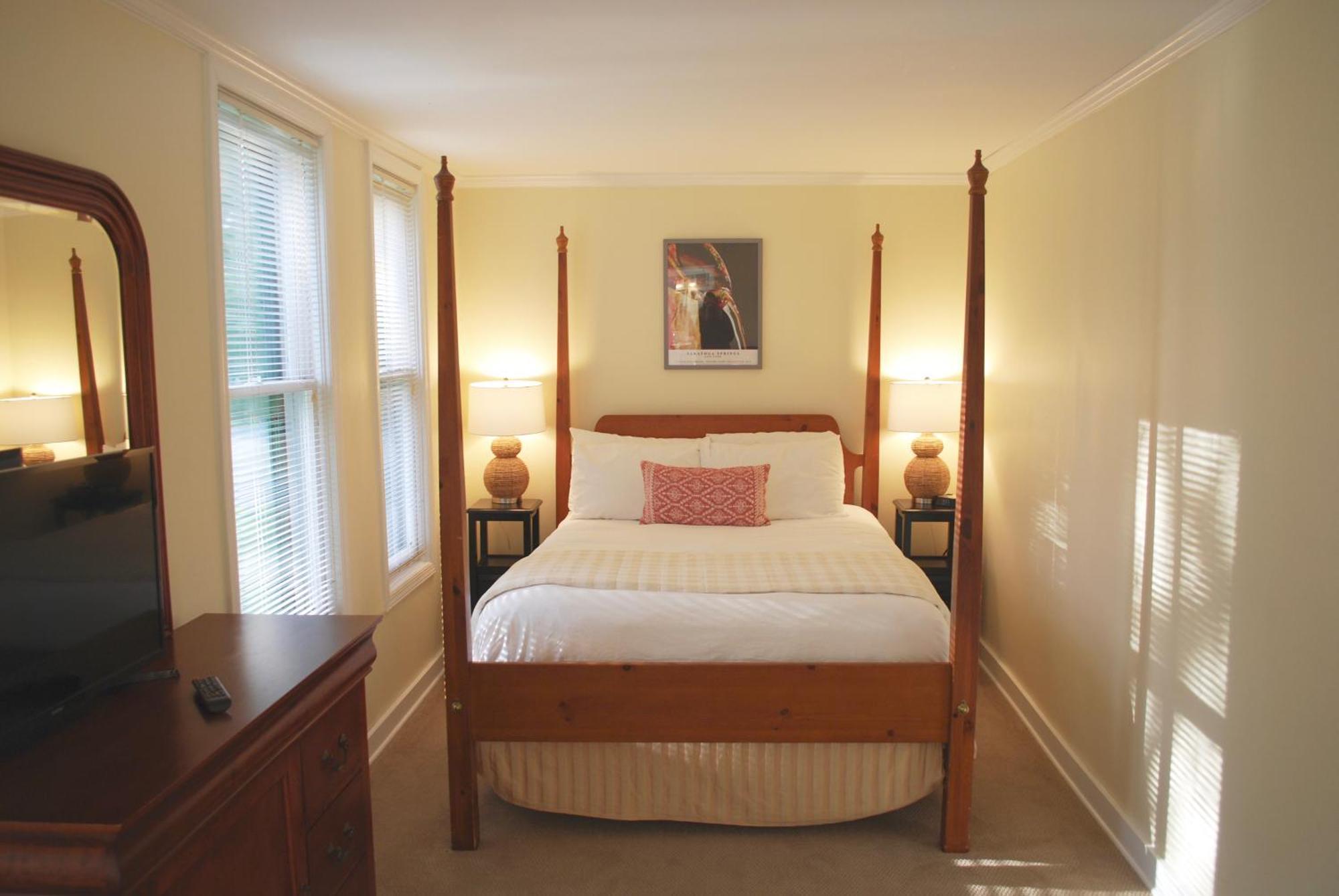 Anne'S Washington Inn (Adults Only) Saratoga Springs Room photo