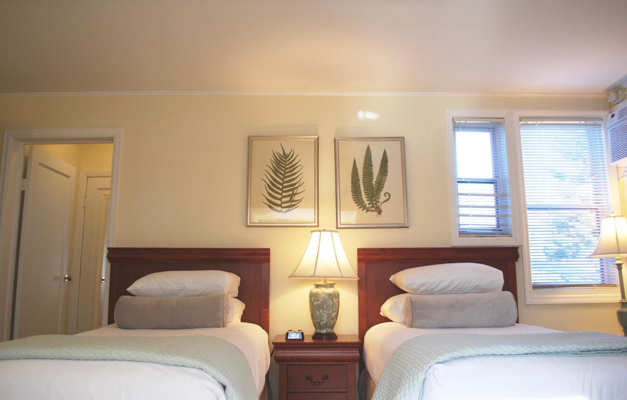Anne'S Washington Inn (Adults Only) Saratoga Springs Room photo